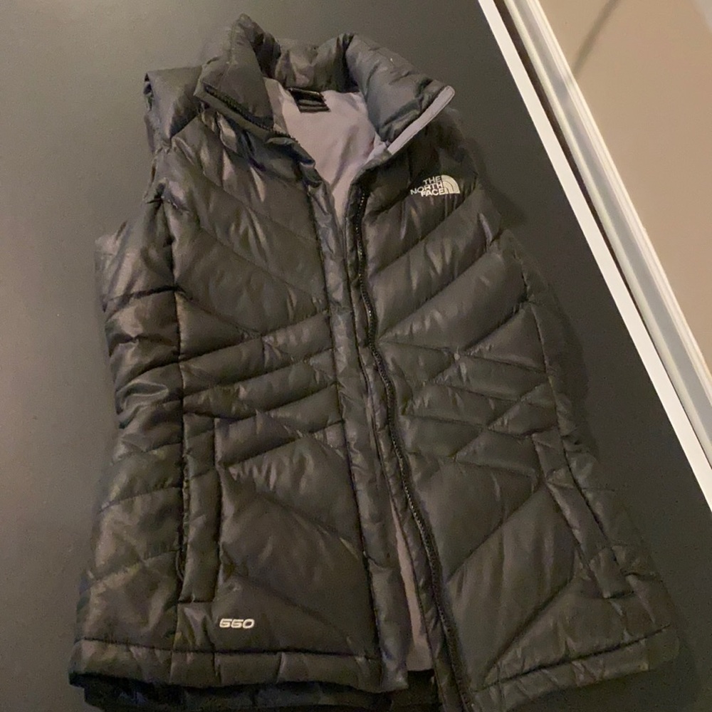 Black very good condition- NorthFace vest